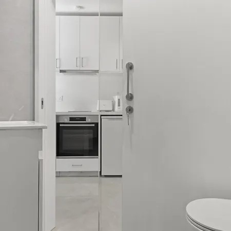 Phaedrus Living: Alkminis Seaside Apartment